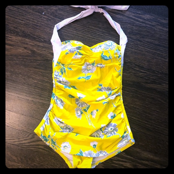 One piece pin-up swimsuit (4) - Picture 1 of 4